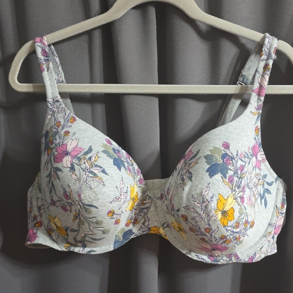 Cacique‎ Women's Bra Lightly Padded T-Shirt Underwire Gray Floral Sz 46D EUC